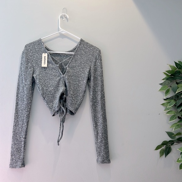 NWT the Garage Open Back Heather Gray Knit Long Sleeve Crop Top - Picture 2 of 5